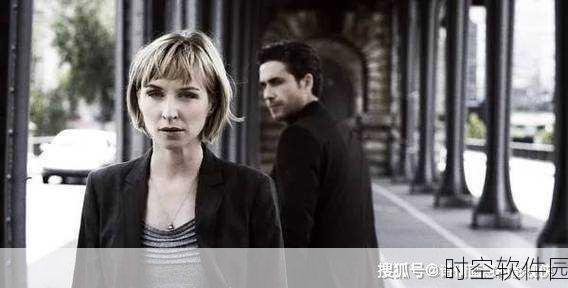 教授的养女:1. 《教授与养女的情感纠葛:爱与责任的交织